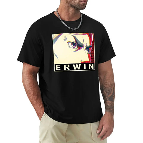 Produktbild von "Erwin Smith – Der Anführer des Aufklärungstrupps" T-Shirt in der Farbe Black, Größe S - Jetzt erhältlich bei Tarduu.